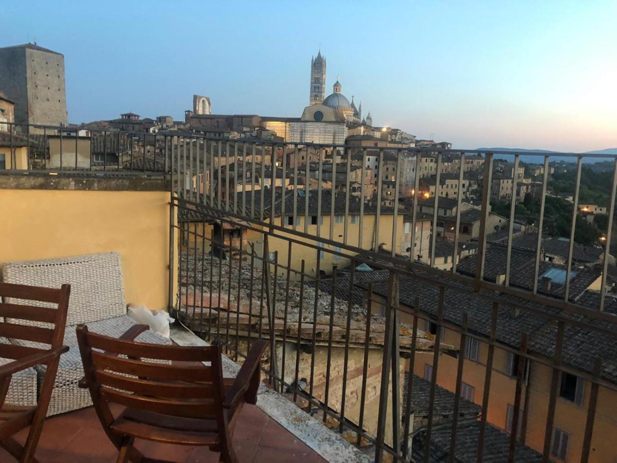 La Terrazza Sul Duomo Apartment เซียนา ภายนอก รูปภาพ