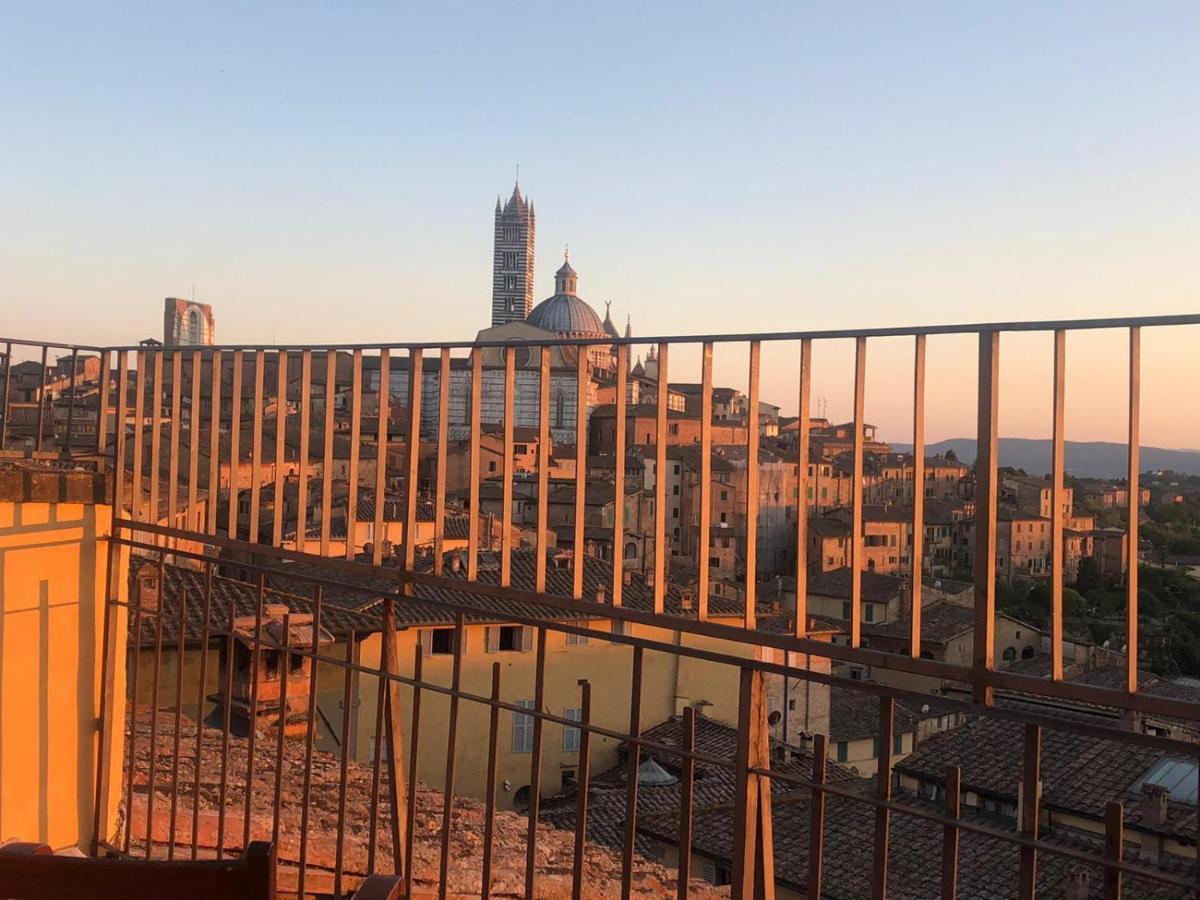 La Terrazza Sul Duomo Apartment เซียนา ภายนอก รูปภาพ